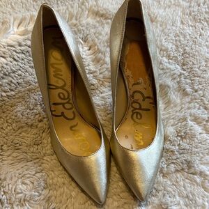Sam Edelman Gold Heels Pumps Size 7 Metallic Gold 3.5” Heel Classic Dress